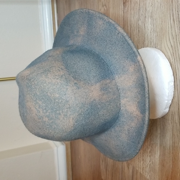 Womens 100% Wool Winter Hat Blue Cream Mix Low Ride - Picture 3 of 9